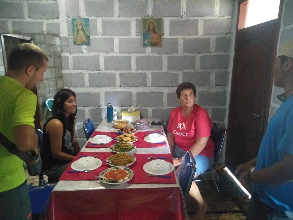 Arnolds Familly Homestay Bajawa Luaran gambar