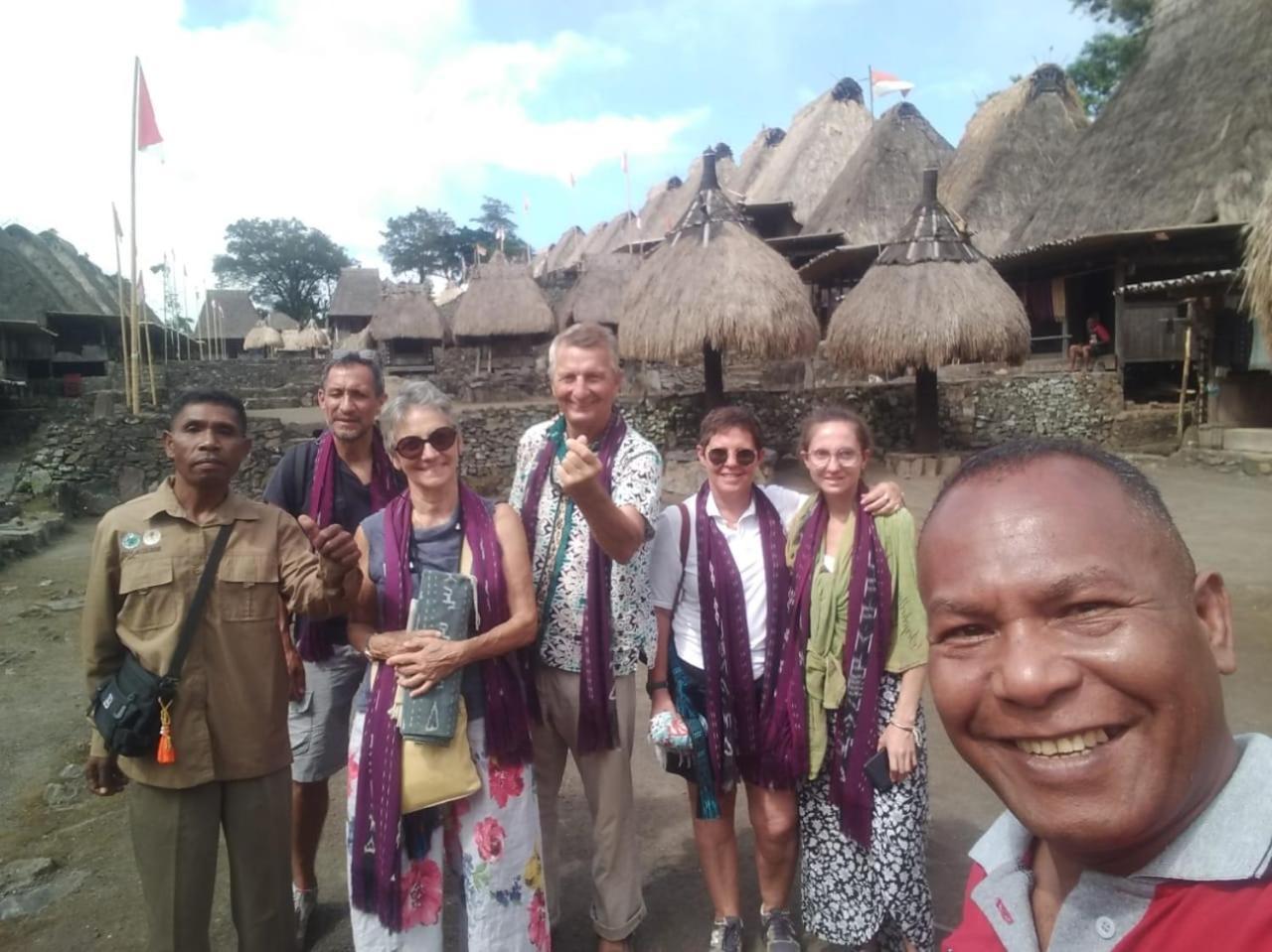 Arnolds Familly Homestay Bajawa Luaran gambar