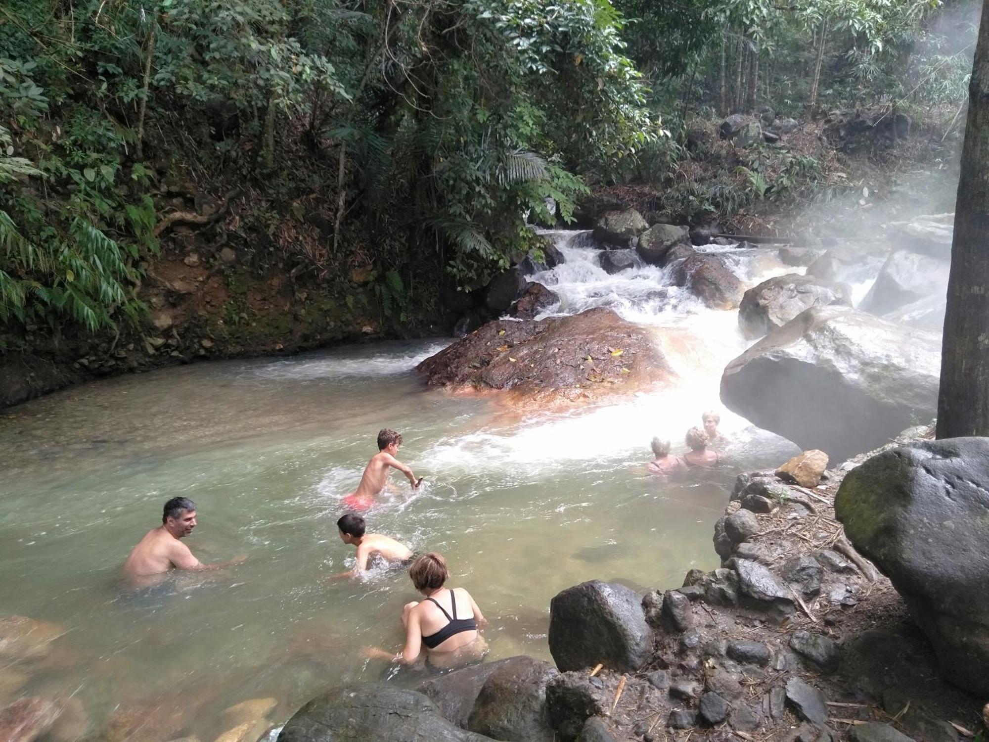 Arnolds Familly Homestay Bajawa Luaran gambar